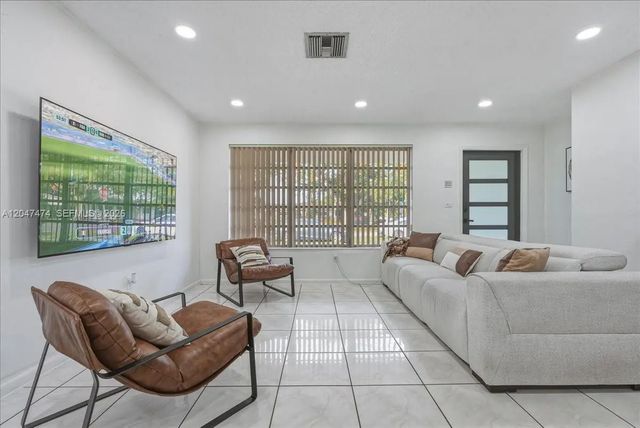 4 of 36 - 7850 W 16th Avenue, Hialeah, FL