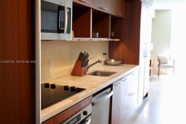 2 of 11 - 50 Biscayne Boulevard #606, Miami, FL