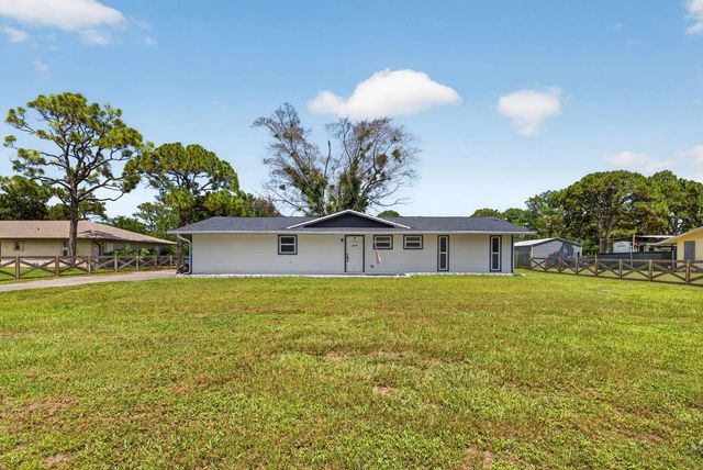 2 of 40 - 5912 Pinetree Drive, Fort Pierce, FL