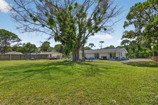 3 of 40 - 5912 Pinetree Drive, Fort Pierce, FL