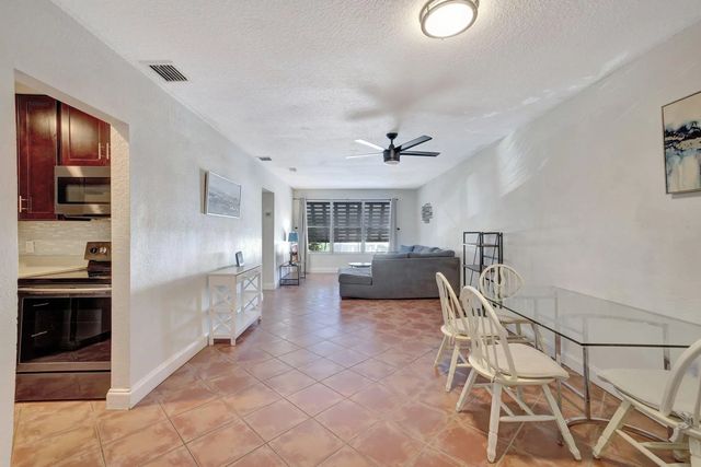 5 of 40 - 2400 Ne 33rd Avenue #211, Fort Lauderdale, FL