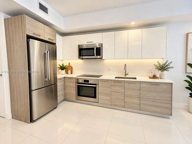 5 of 26 - 1300 Brickell Bay Drive #1110, Miami, FL