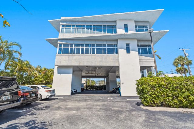 2 of 44 - 3330 N Federal Highway, Boynton Beach, FL
