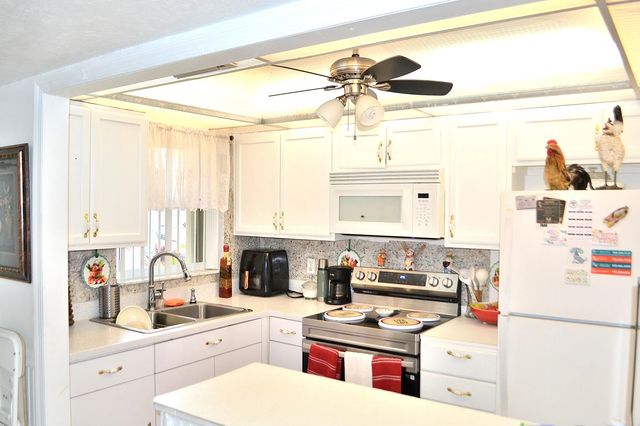 2 of 30 - 8841 Sunrise Lakes Boulevard #112, Sunrise, FL