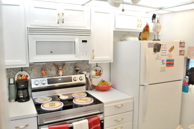 3 of 30 - 8841 Sunrise Lakes Boulevard #112, Sunrise, FL