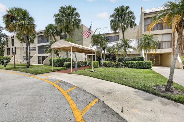 3 of 41 - 220 Lakeview Drive #210, Weston, FL