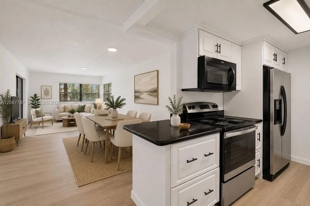 4 of 41 - 220 Lakeview Drive #210, Weston, FL