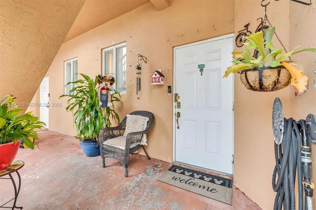 4 of 35 - 17820 Nw 73rd Avenue #103-1, Hialeah, FL