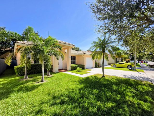 14013 N Cypress Cove Circle, Davie