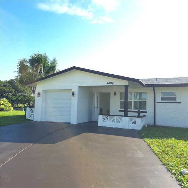 2 of 23 - 4404 Nw 46th Way, Tamarac, FL