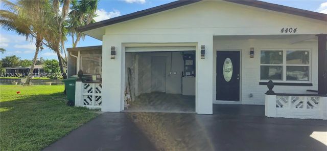 3 of 23 - 4404 Nw 46th Way, Tamarac, FL