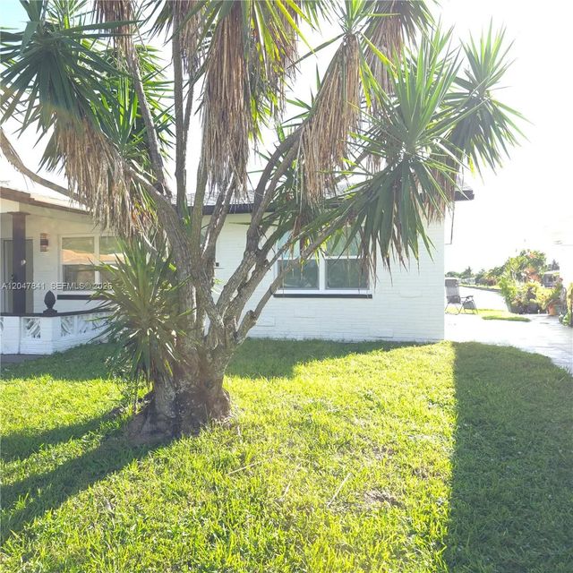4 of 23 - 4404 Nw 46th Way, Tamarac, FL