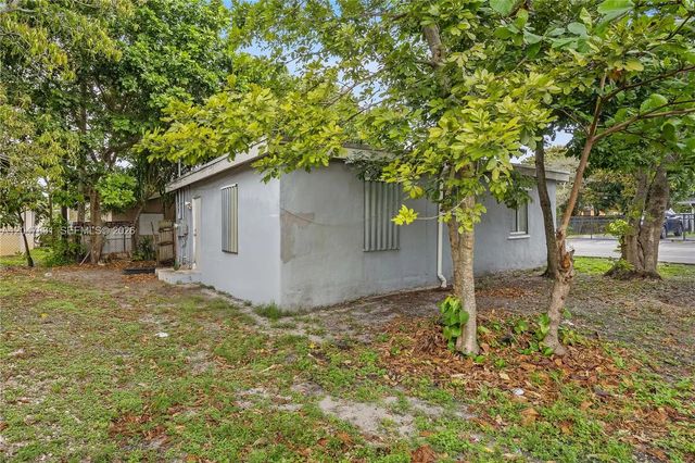 2 of 27 - 2901 Nw 9th Court, Fort Lauderdale, FL