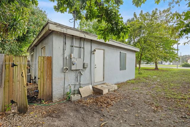 3 of 27 - 2901 Nw 9th Court, Fort Lauderdale, FL