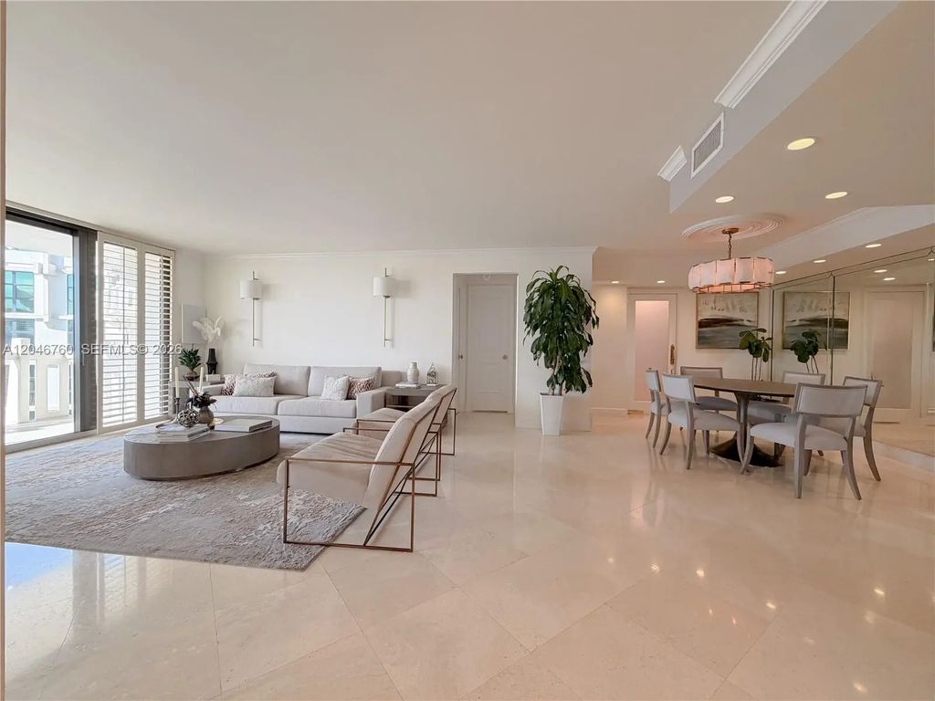 1111 Crandon Boulevard #c1104, Key Biscayne
