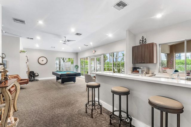 5 of 33 - 612 Executive Center Drive #107, West Palm Beach, FL