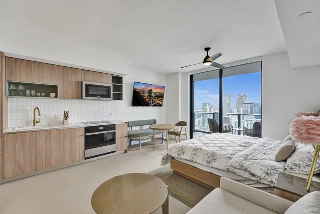 2 of 27 - 601 Ne 1st Avenue #4712, Miami, FL
