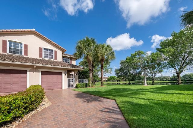 2 of 27 - 3501 Lakeside Drive, Davie, FL