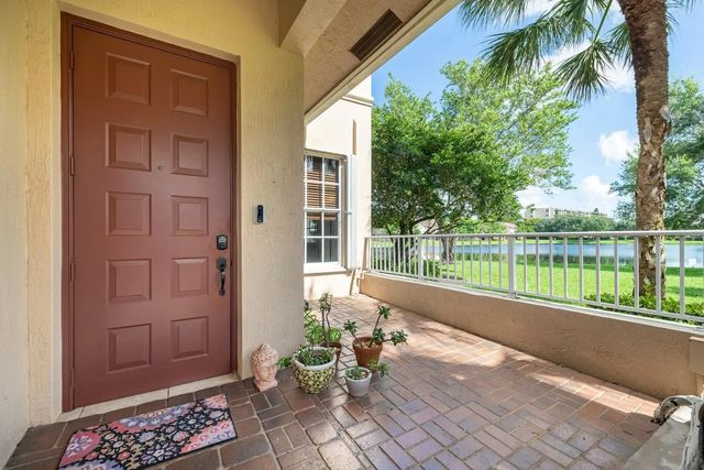 4 of 27 - 3501 Lakeside Drive, Davie, FL