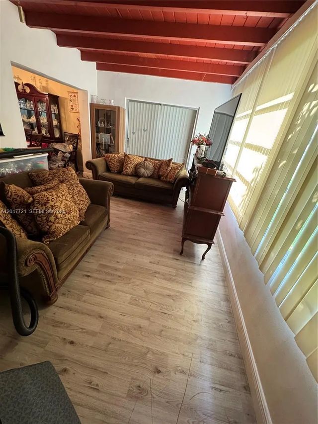 4 of 6 - 4401 Nw 43rd Terrace, Tamarac, FL