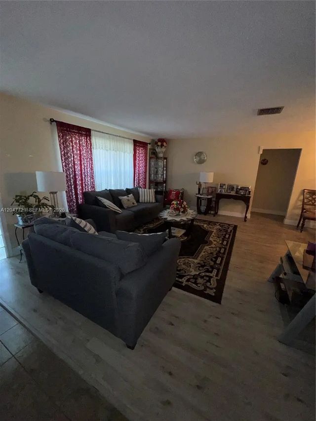 5 of 6 - 4401 Nw 43rd Terrace, Tamarac, FL