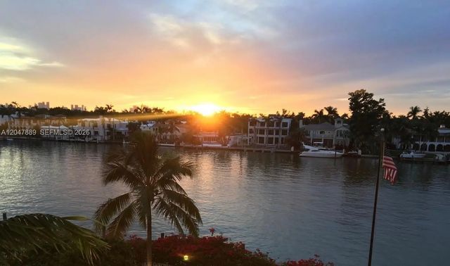 2 of 38 - 5700 Collins Avenue #6j, Miami Beach, FL