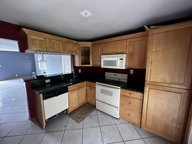 2 of 2 - 3777 Nw 78th Avenue #6a, Davie, FL