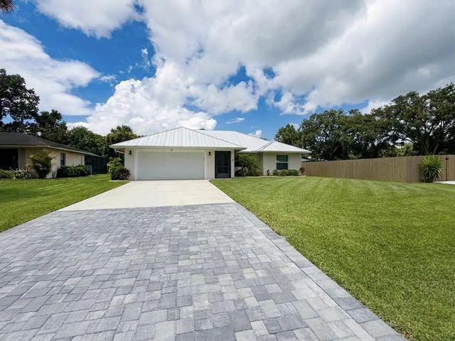 4 of 21 - 1133 37th Avenue Sw, Vero Beach, FL