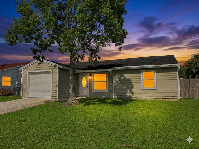 2 of 32 - 5258 Canal Circle W, Lake Worth, FL