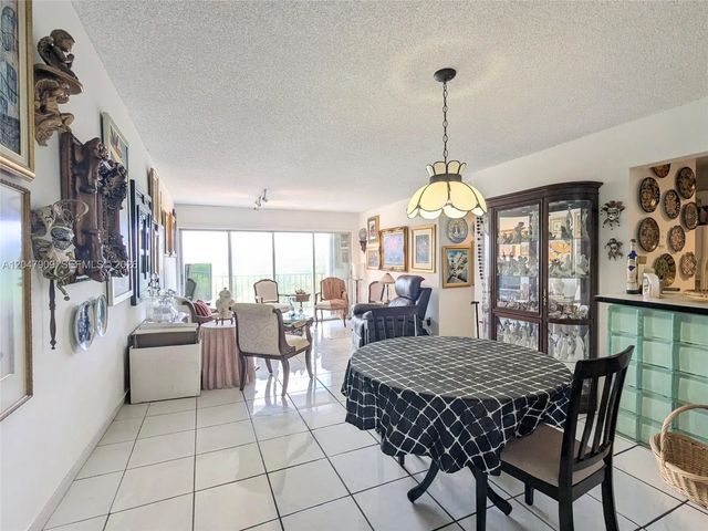 2 of 33 - 9140 Fontainebleau Boulevard #504, Miami, FL