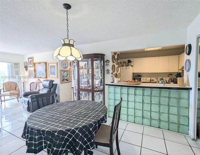 3 of 33 - 9140 Fontainebleau Boulevard #504, Miami, FL