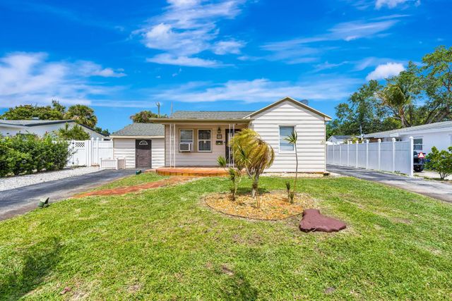 4 of 26 - 505 Foresteria Drive, Lake Park, FL