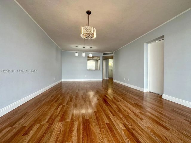 5 of 36 - 1300 Ne 191st Street #a112, Miami, FL