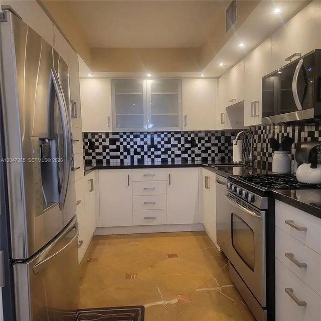 4 of 23 - 2030 S Ocean Drive #1718, Hallandale Beach, FL