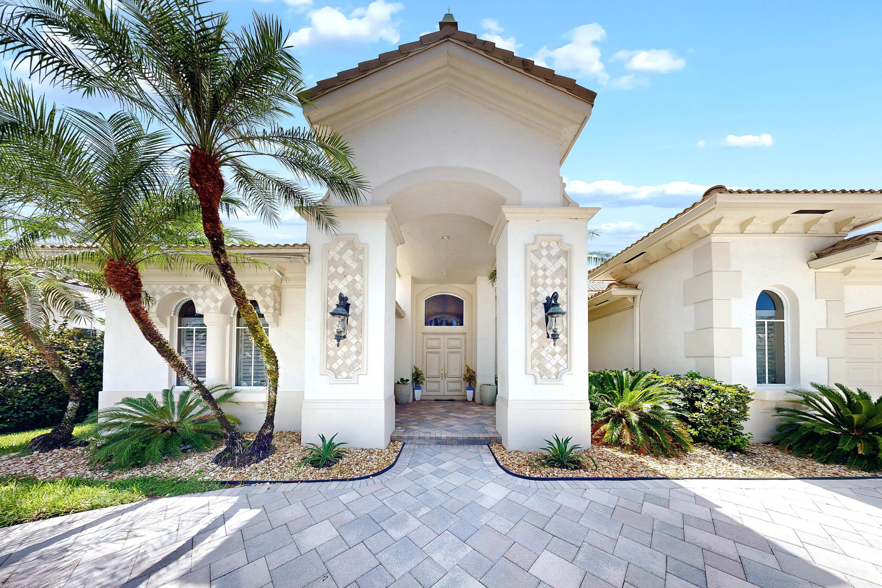 11065 Canary Island Court, Plantation