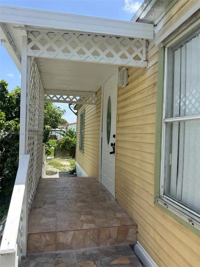 2 of 25 - 19800 Sw 180th Avenue #lot 583, Miami, FL