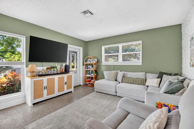 4 of 50 - 1446 W Perry Street, Lantana, FL