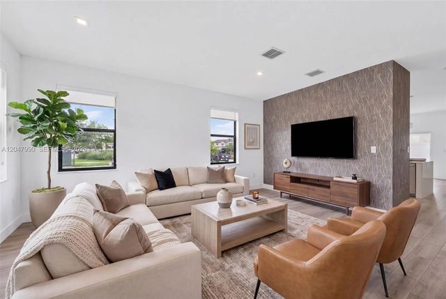2 of 39 - 10908 W 32nd Lane, Hialeah, FL