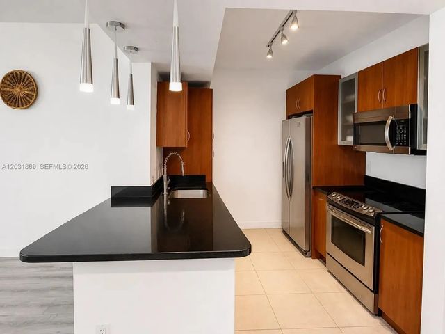 5 of 43 - 18800 Ne 29th Avenue #405, Aventura, FL