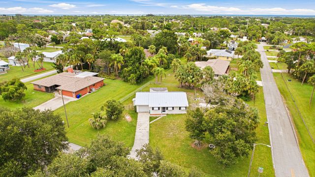 273 Easy Street, Sebastian
