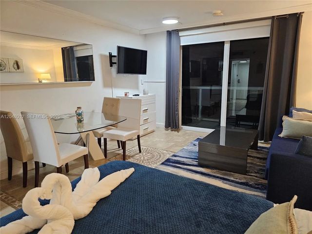 5 of 8 - 19201 Collins Avenue #246, Sunny Isles Beach, FL