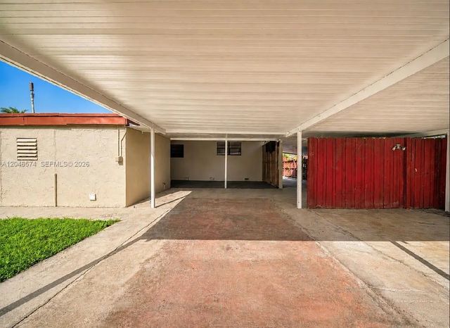 3 of 22 - 620 Nw 182nd Terrace, Miami Gardens, FL