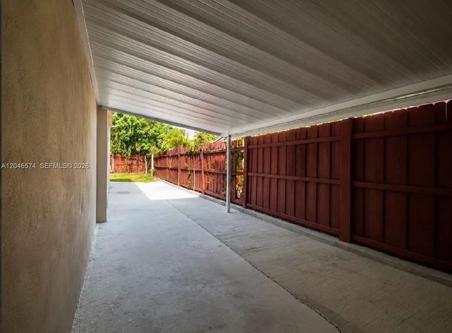 4 of 22 - 620 Nw 182nd Terrace, Miami Gardens, FL