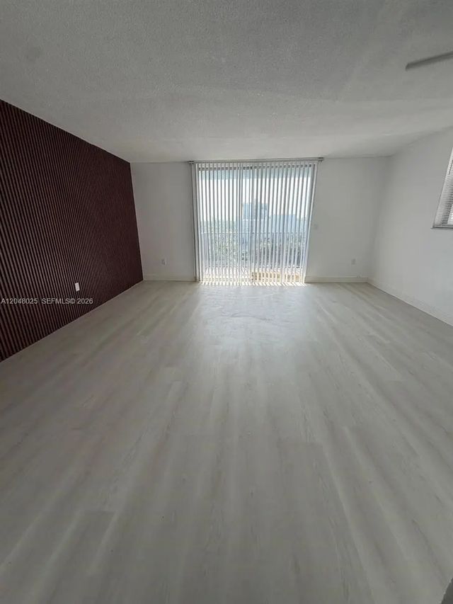 3 of 29 - 12590 Ne 16th Avenue #512, North Miami, FL