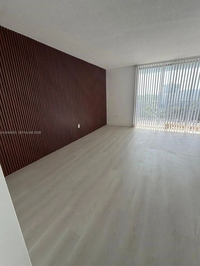 5 of 29 - 12590 Ne 16th Avenue #512, North Miami, FL