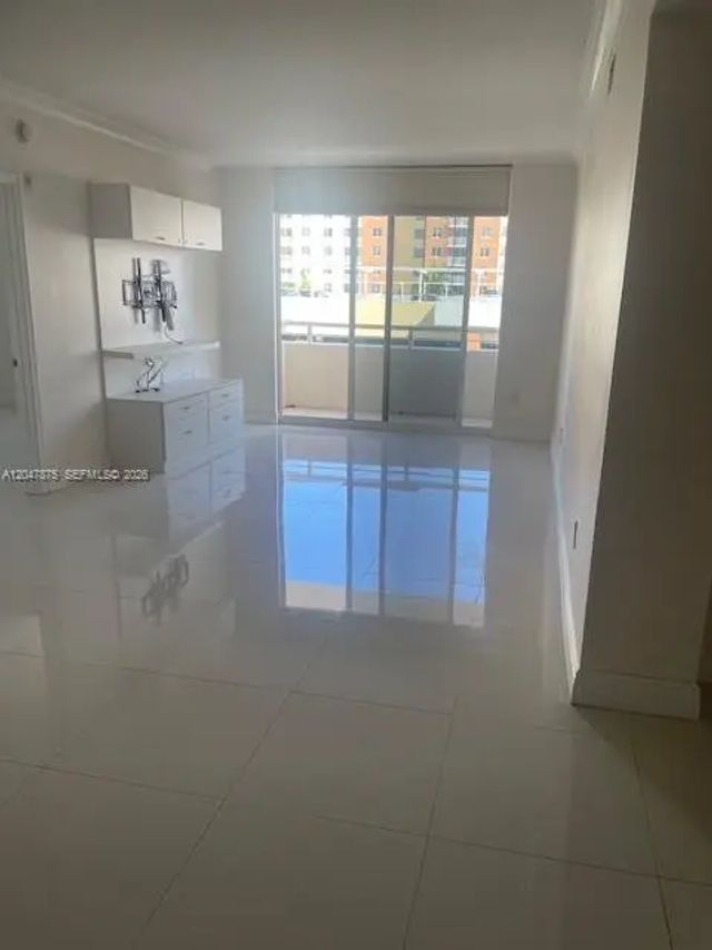 2 of 20 - 2775 Ne 187th Street #524, Aventura, FL