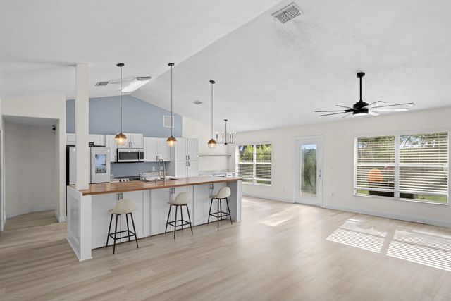 5 of 22 - 2049 Sw Capeador Street, Port St. Lucie, FL