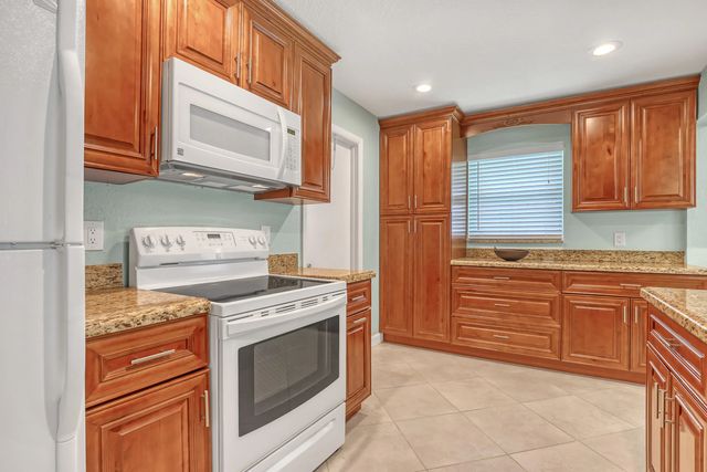 5 of 30 - 1101 Sw 15th Street, Boynton Beach, FL
