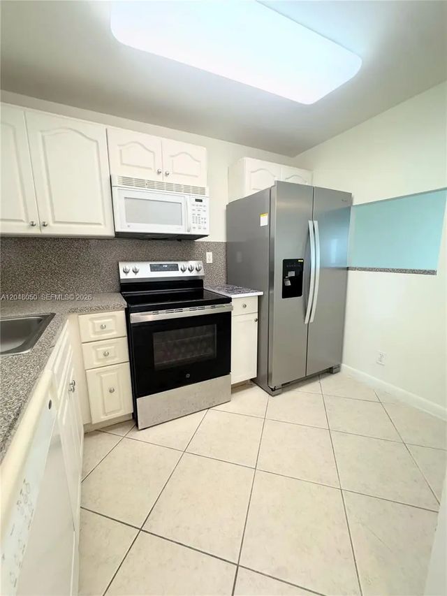 2 of 38 - 9660 Sunrise Lakes Boulevard #202, Sunrise, FL