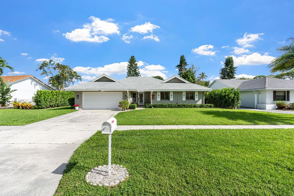 13471 Barberry Drive, Wellington
